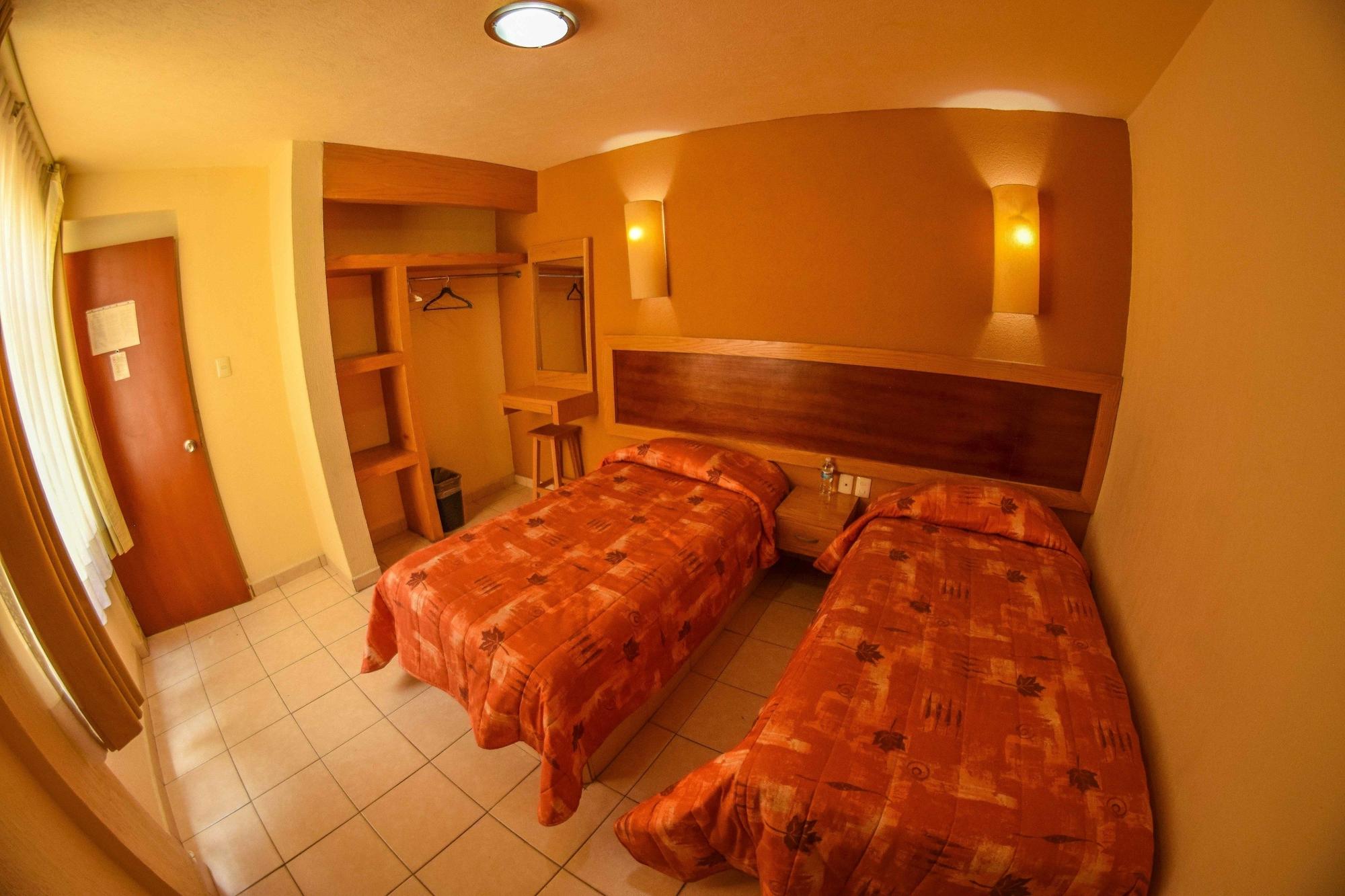 Hotel Qualitel Centro Histórico Morelia Esterno foto