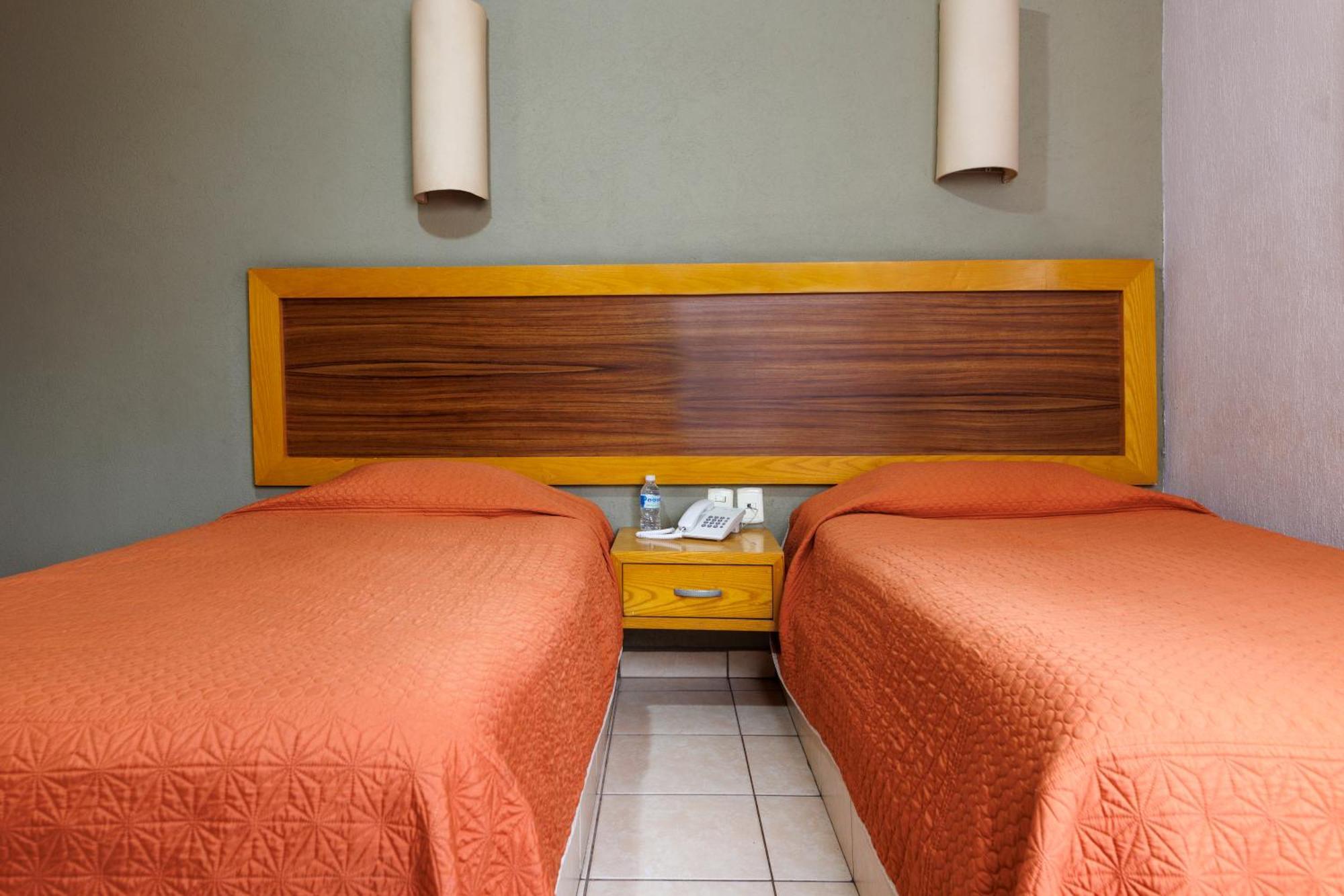 Hotel Qualitel Centro Histórico Morelia Esterno foto