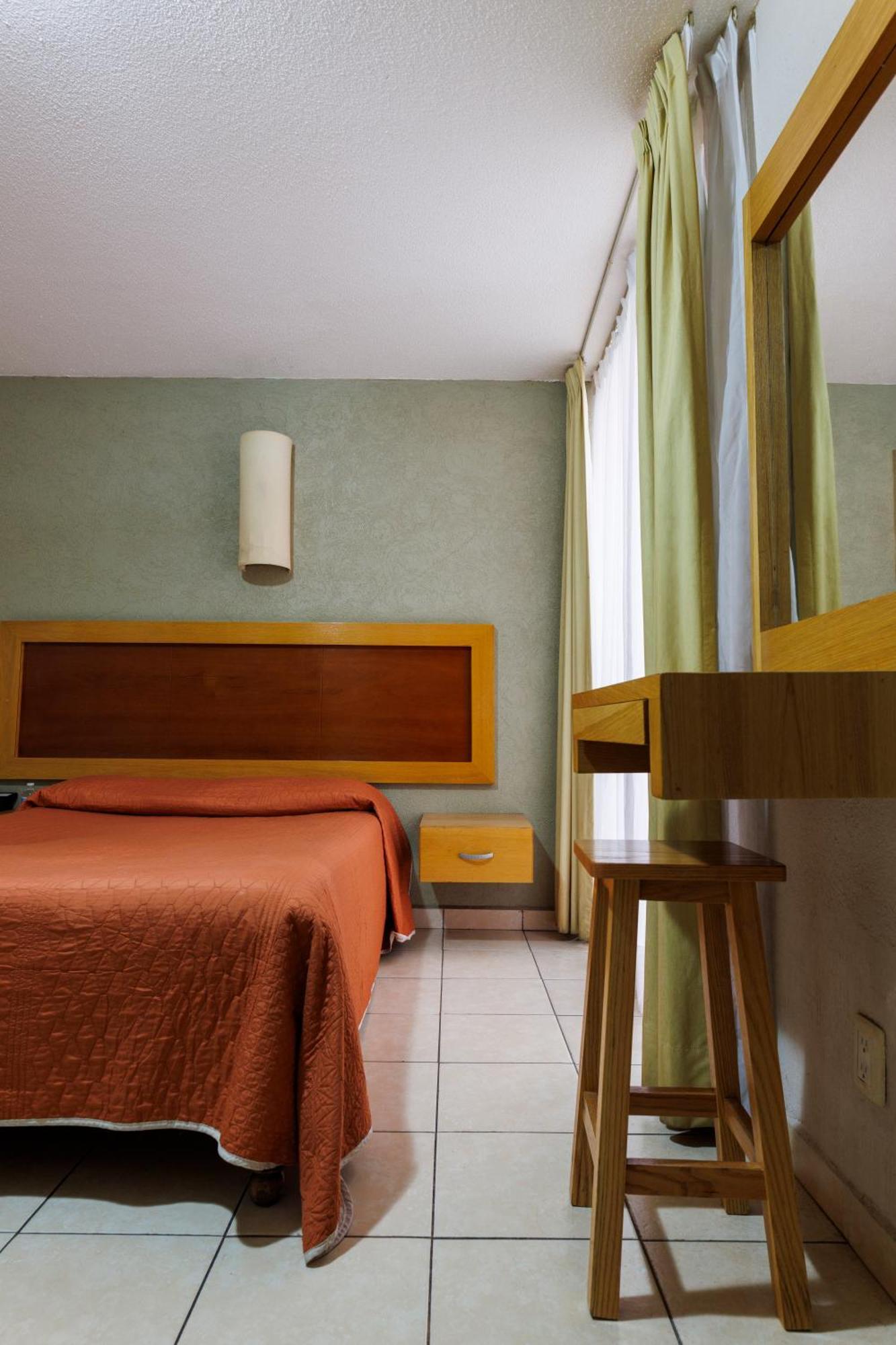 Hotel Qualitel Centro Histórico Morelia Esterno foto