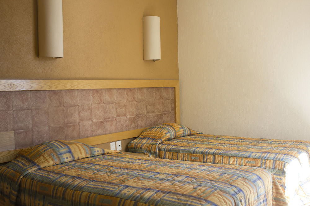 Hotel Qualitel Centro Histórico Morelia Esterno foto